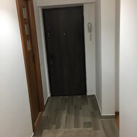 Roby * Βουκουρέστι